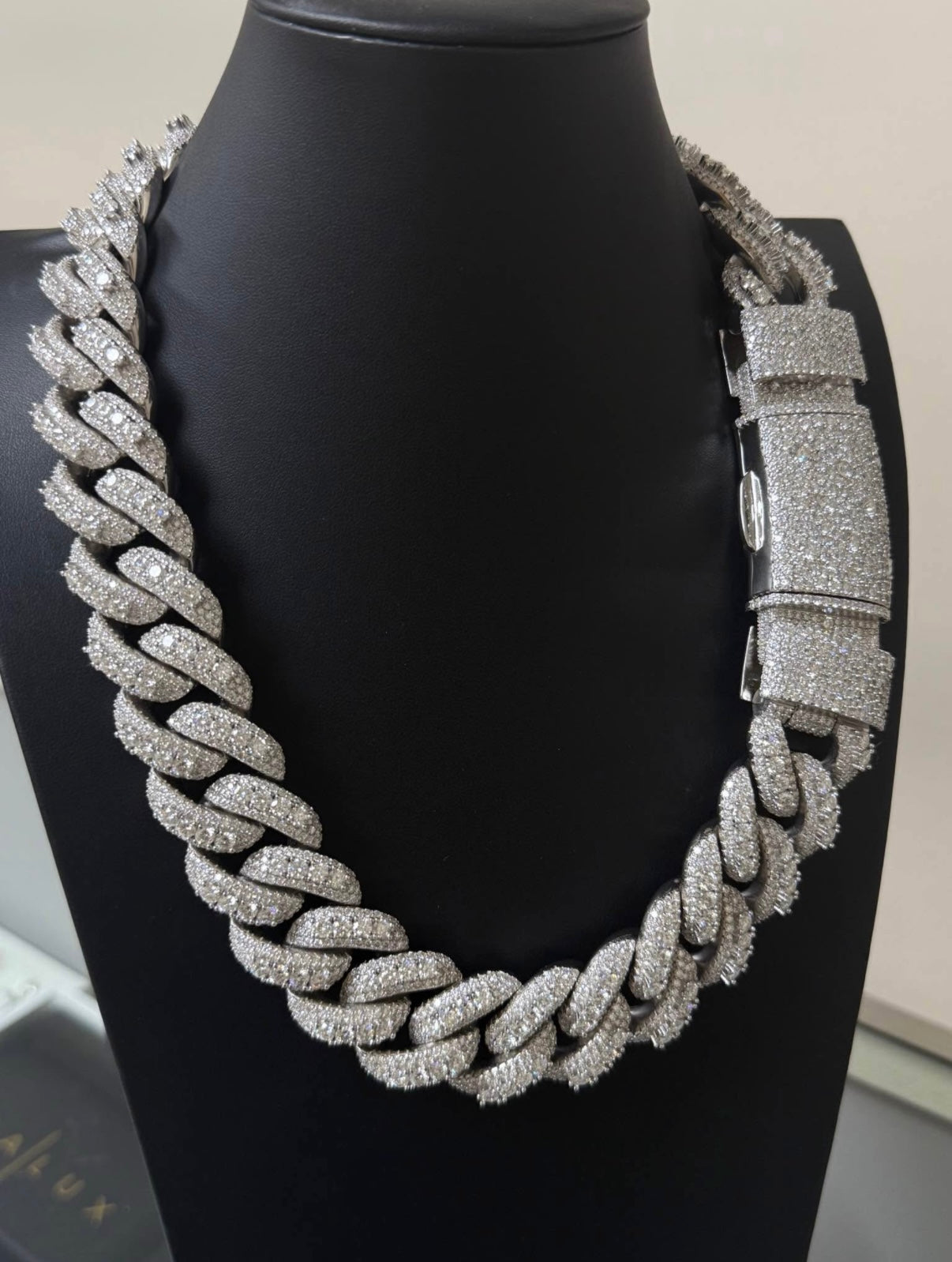 Pave Big Stones Chain
